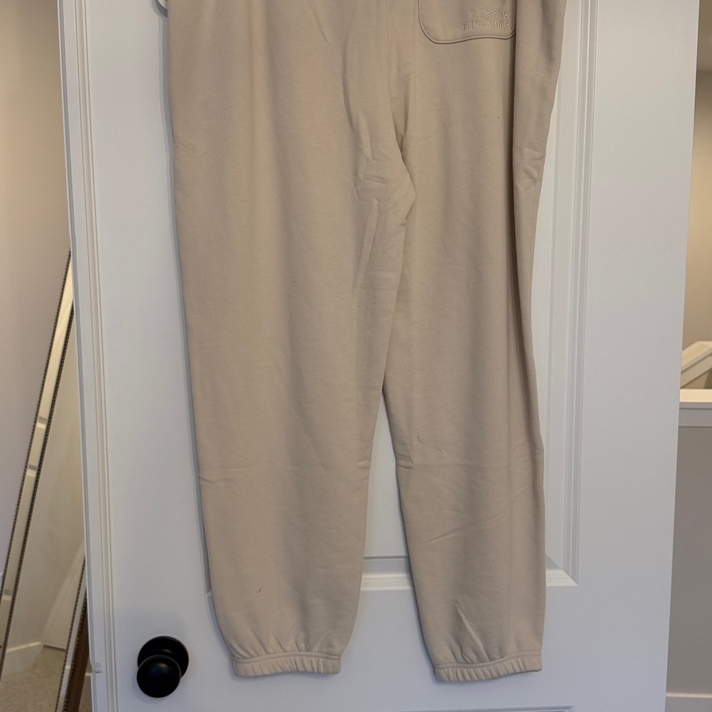 Vuori pants in size extra large - Picture 6 of 12